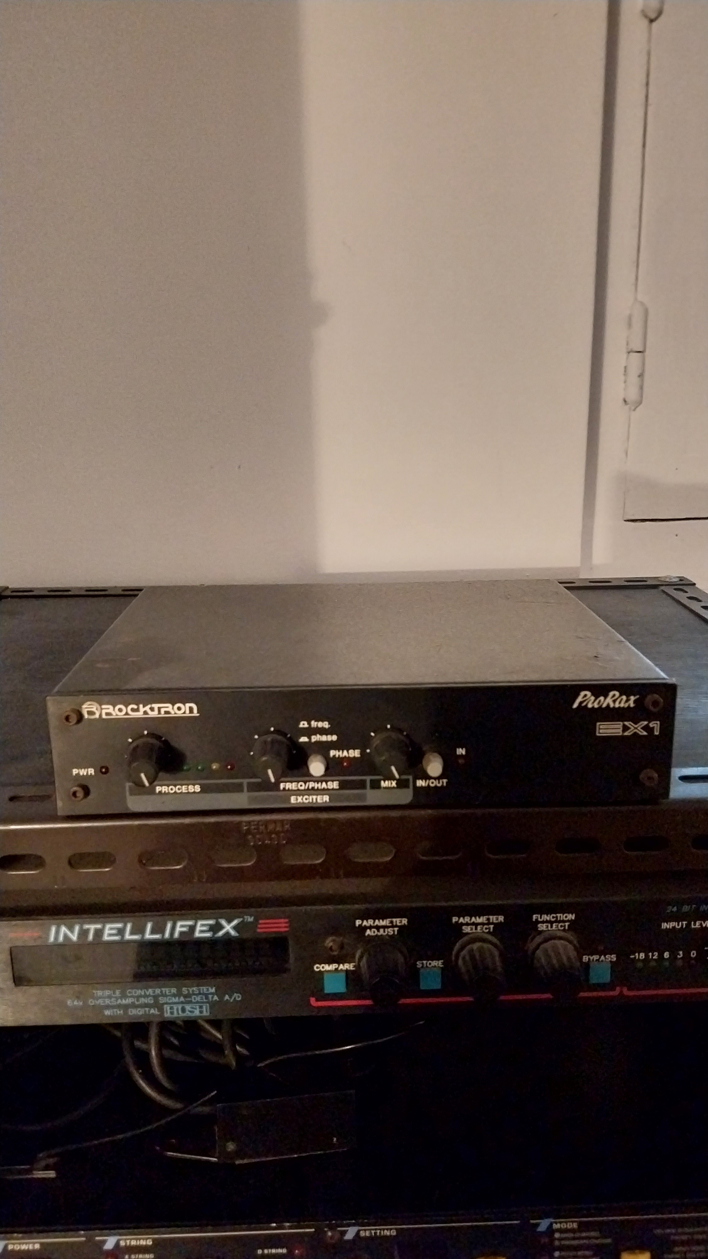Vds Exciter Rocktron mono (demi rack)