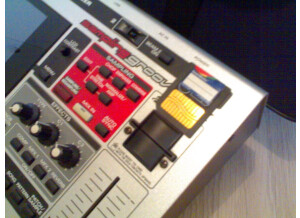 Roland MC-909 SamplingGroovebox