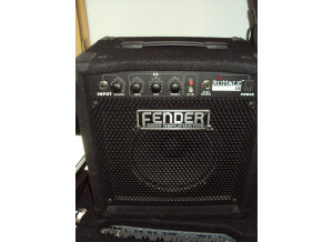 Fender Rumble 15 Combo (72656)