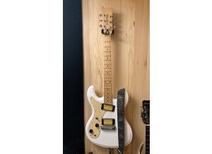 Eastwood Guitars Hi-Flyer Phase 4 (37516)