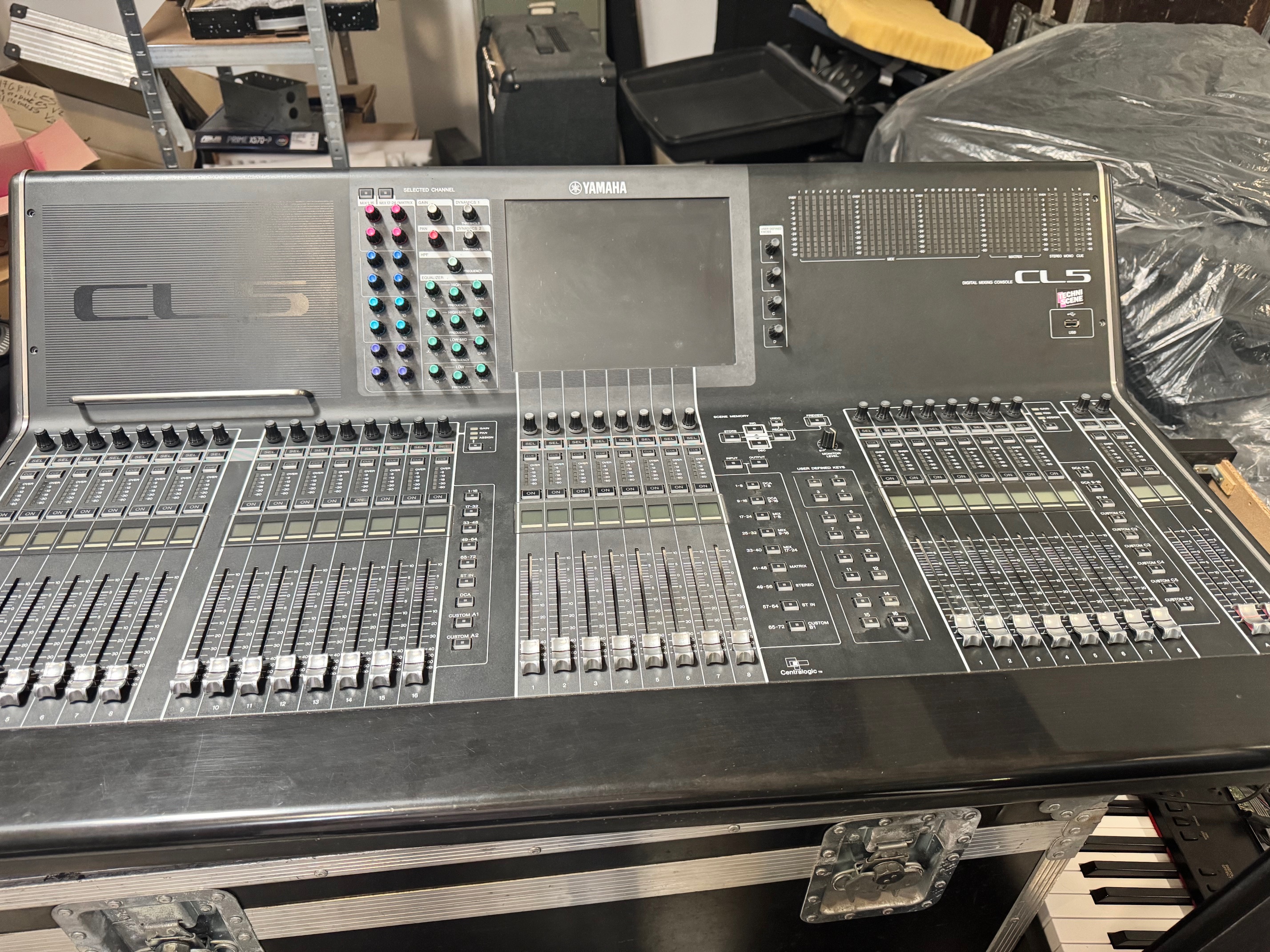 Vends CL5 Yamaha avec flight case (révisée et garantie 4 mois)