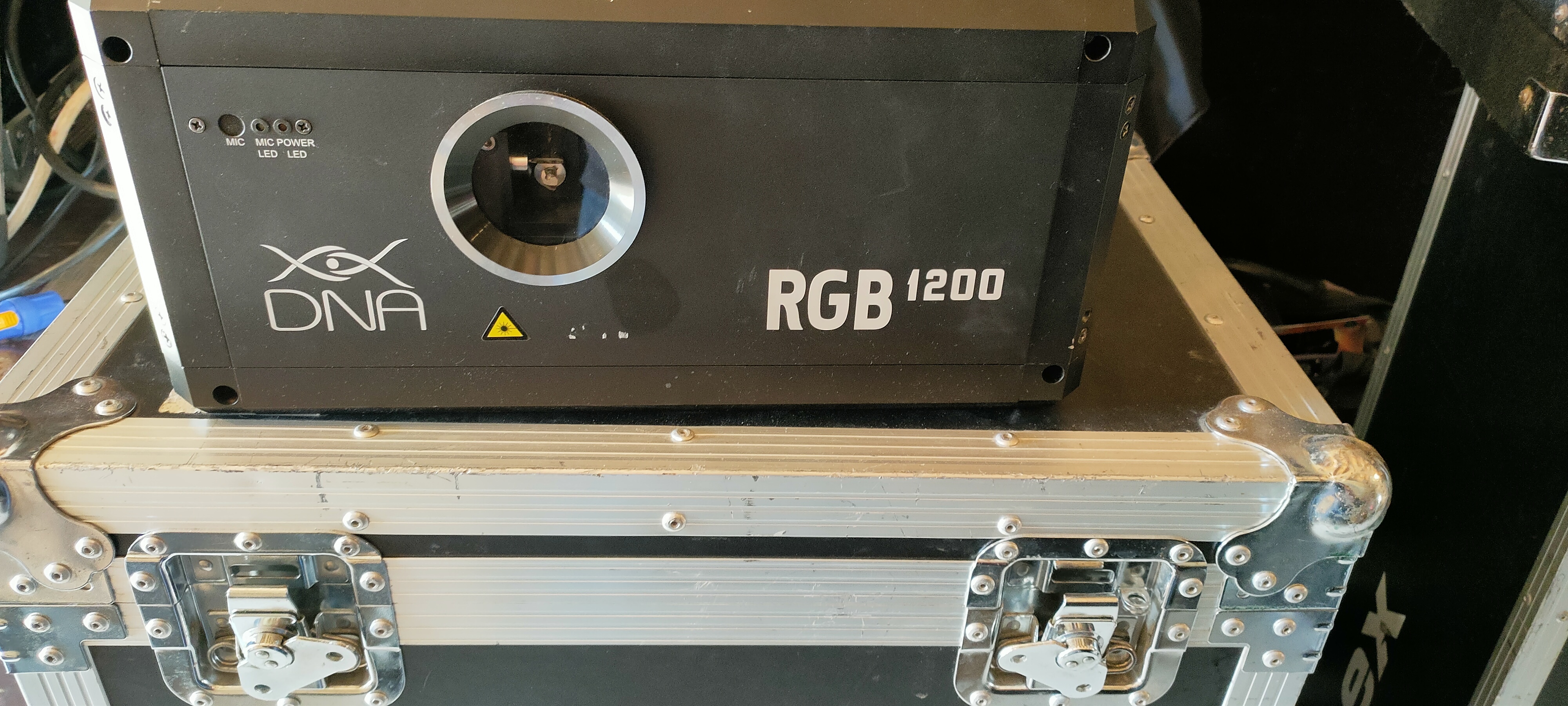 vends ce laser dna rgb 1200 