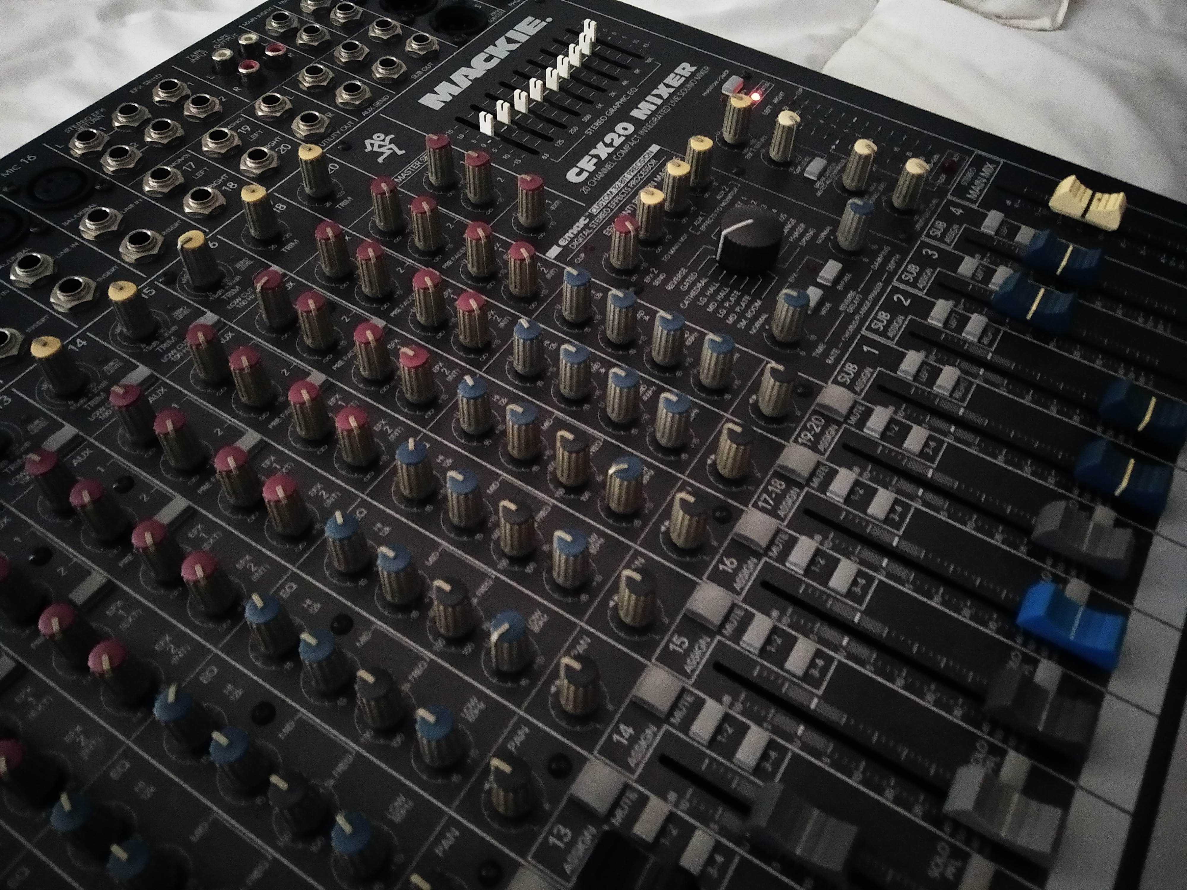Mackie CFX20 (56293)