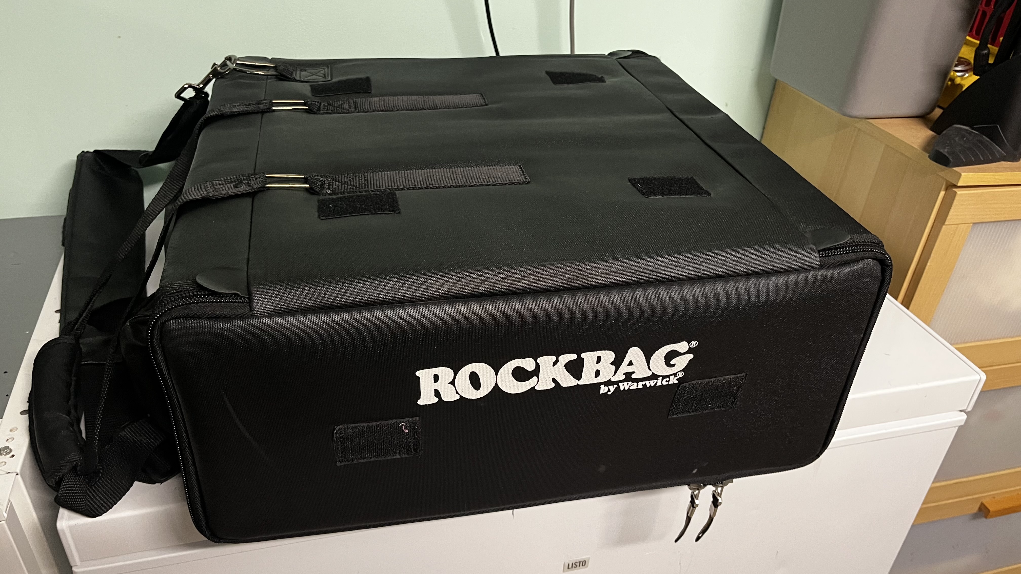 Vend rack Rockcase 4U en parfait état