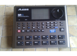 Alesis SR-18 (89103)