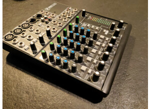 Mackie 802VLZ4 (3007)
