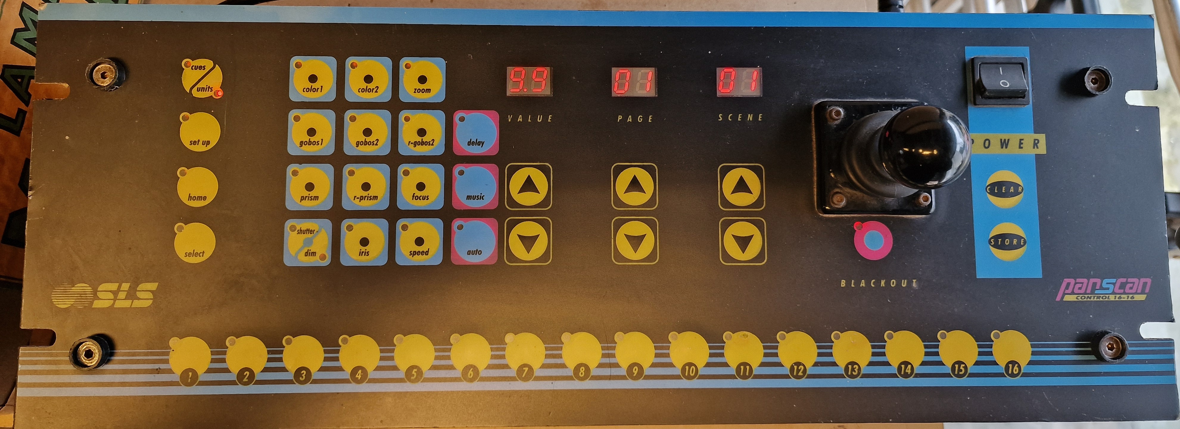 Vends console eclairage/lumière SLS Panscan control 16+16