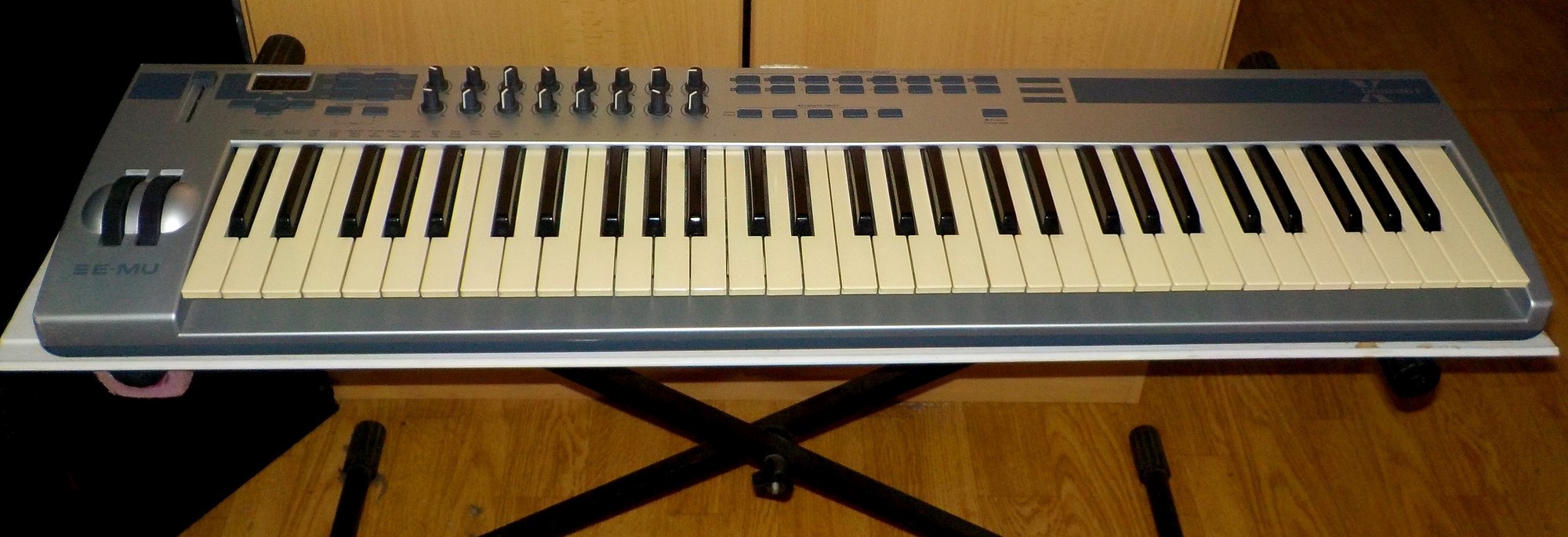 Vends clavier maitre EMU XBOARD61 