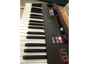 IK Multimedia Uno Synth Pro (49083)