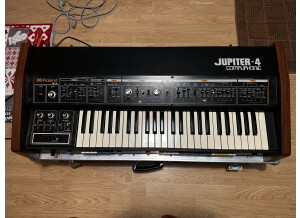 Roland Jupiter-4 (26490)