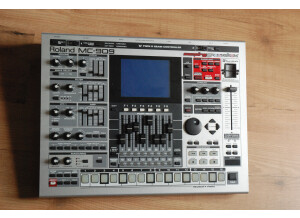 Roland MC-909 Sampling Groovebox (51365)