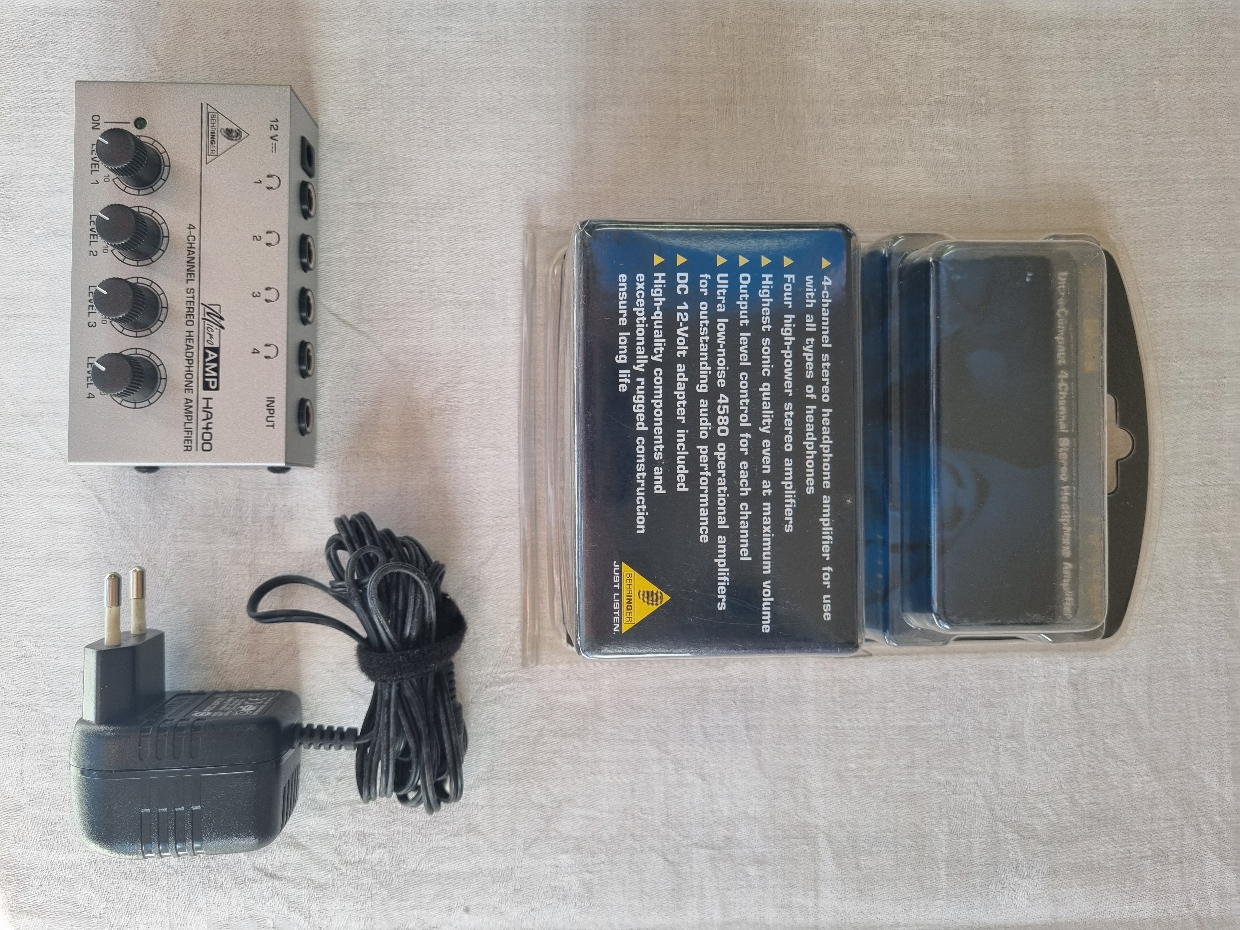 Behringer MICROAMP HA400 (46507)