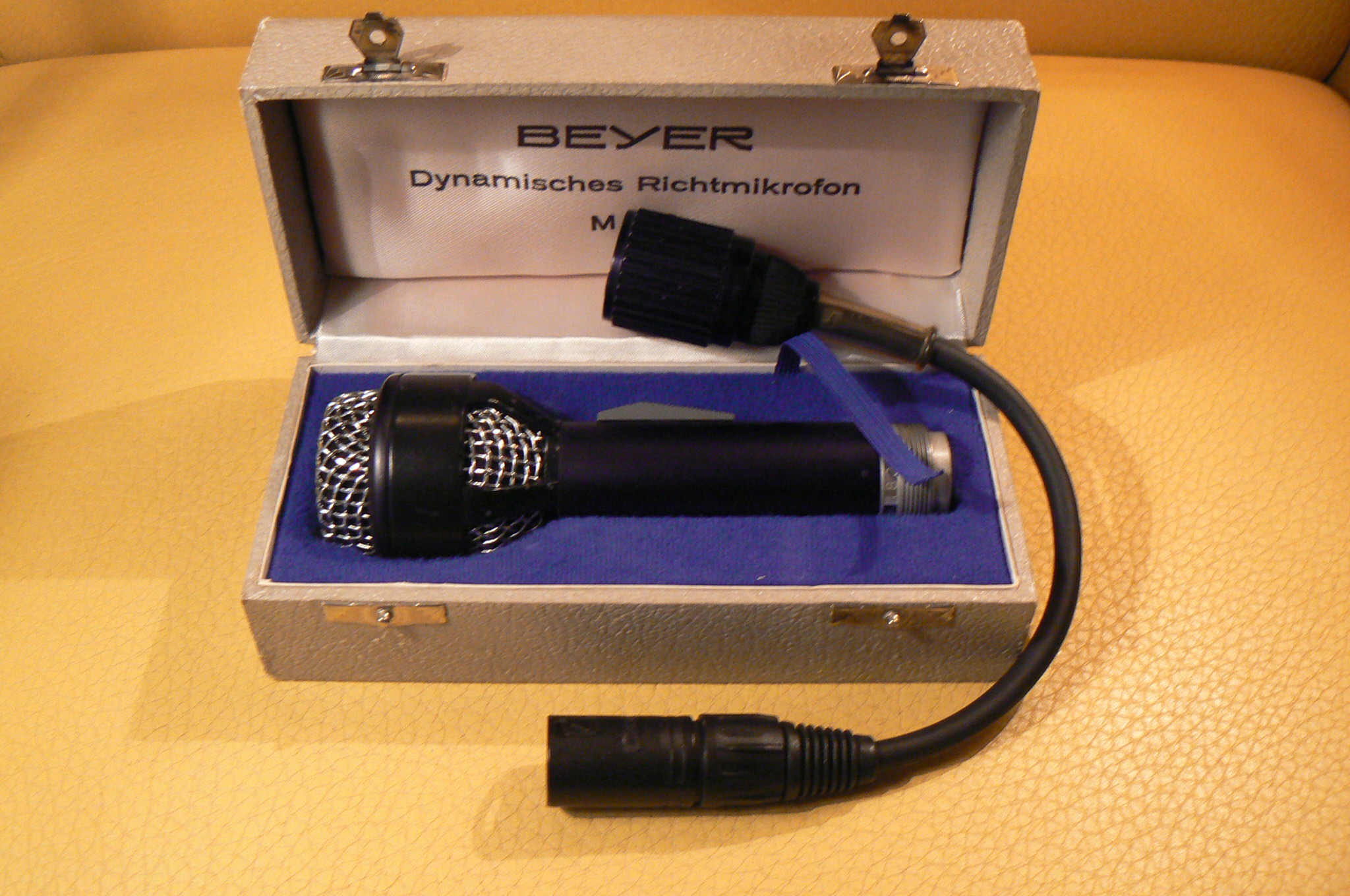 Microphone Beyerdynamic M410 années 60
