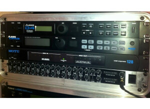 Alesis D4 (68477)