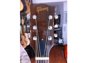 Gibson J-50 Deluxe (81822)