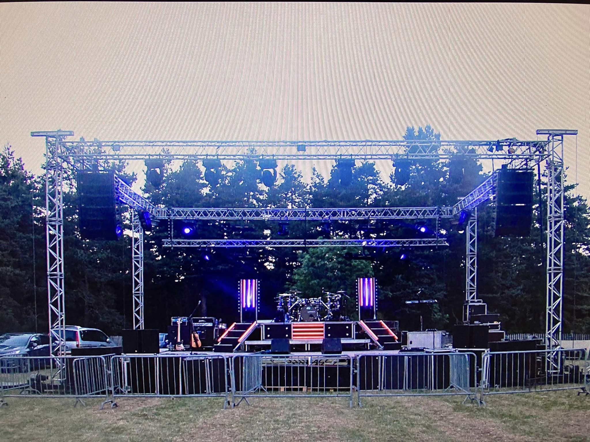 Vends SRTUCTURE CARREE 400 (QUICKTRUSS Milos / M390 - QUATRO)