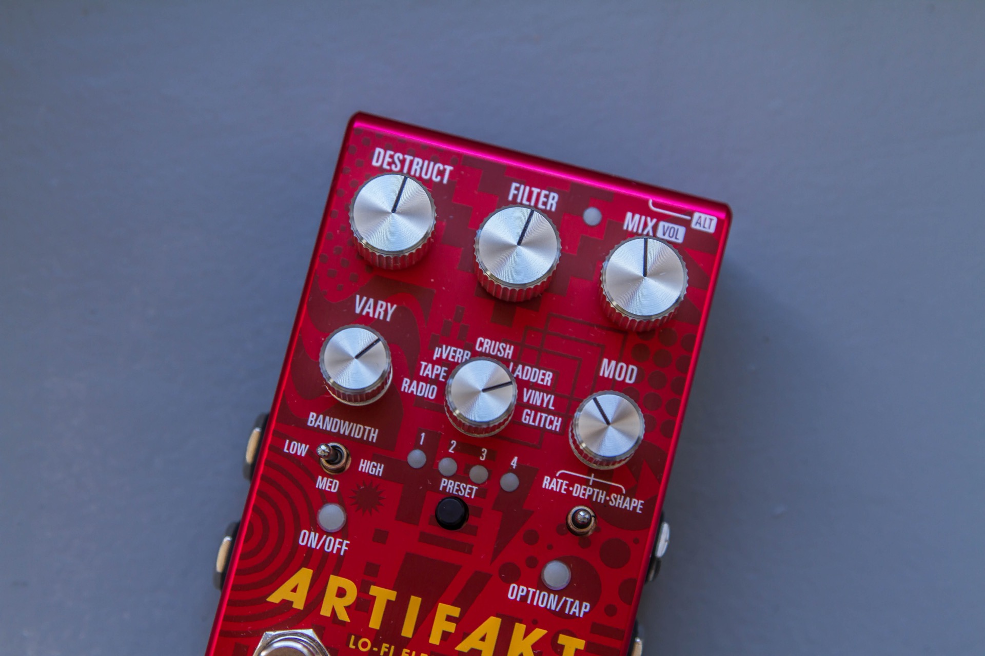 Artifakt-8