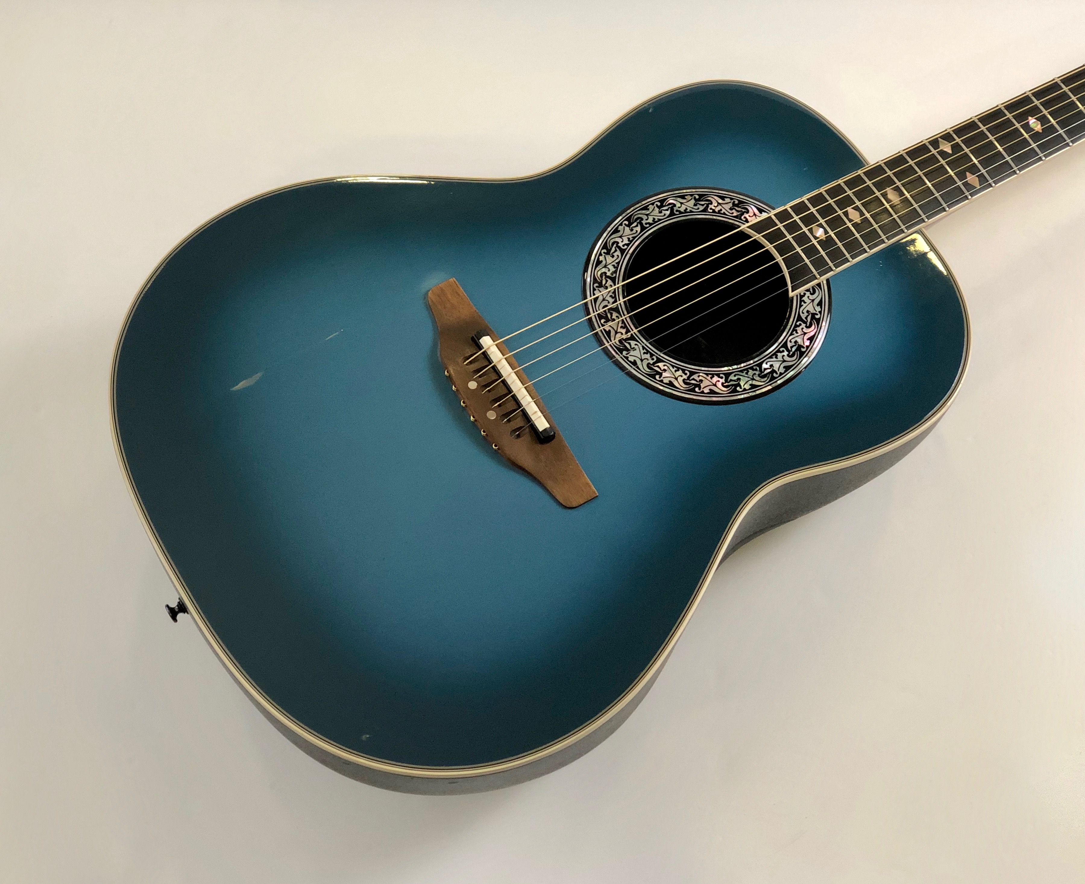 Ovation Collector's Series 1982-8 (25550)