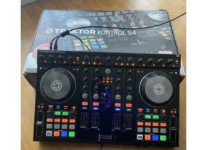 Native Instruments Traktor Kontrol S4 mk2 (11513)