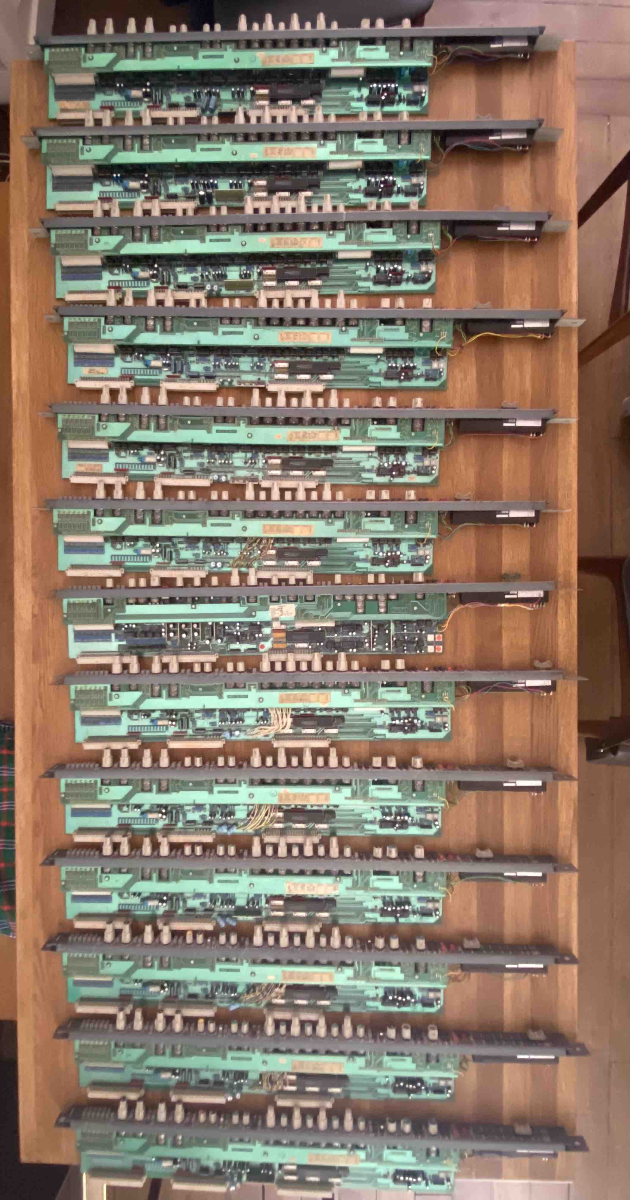 Vends 13 tranches de console Amek Hendrix