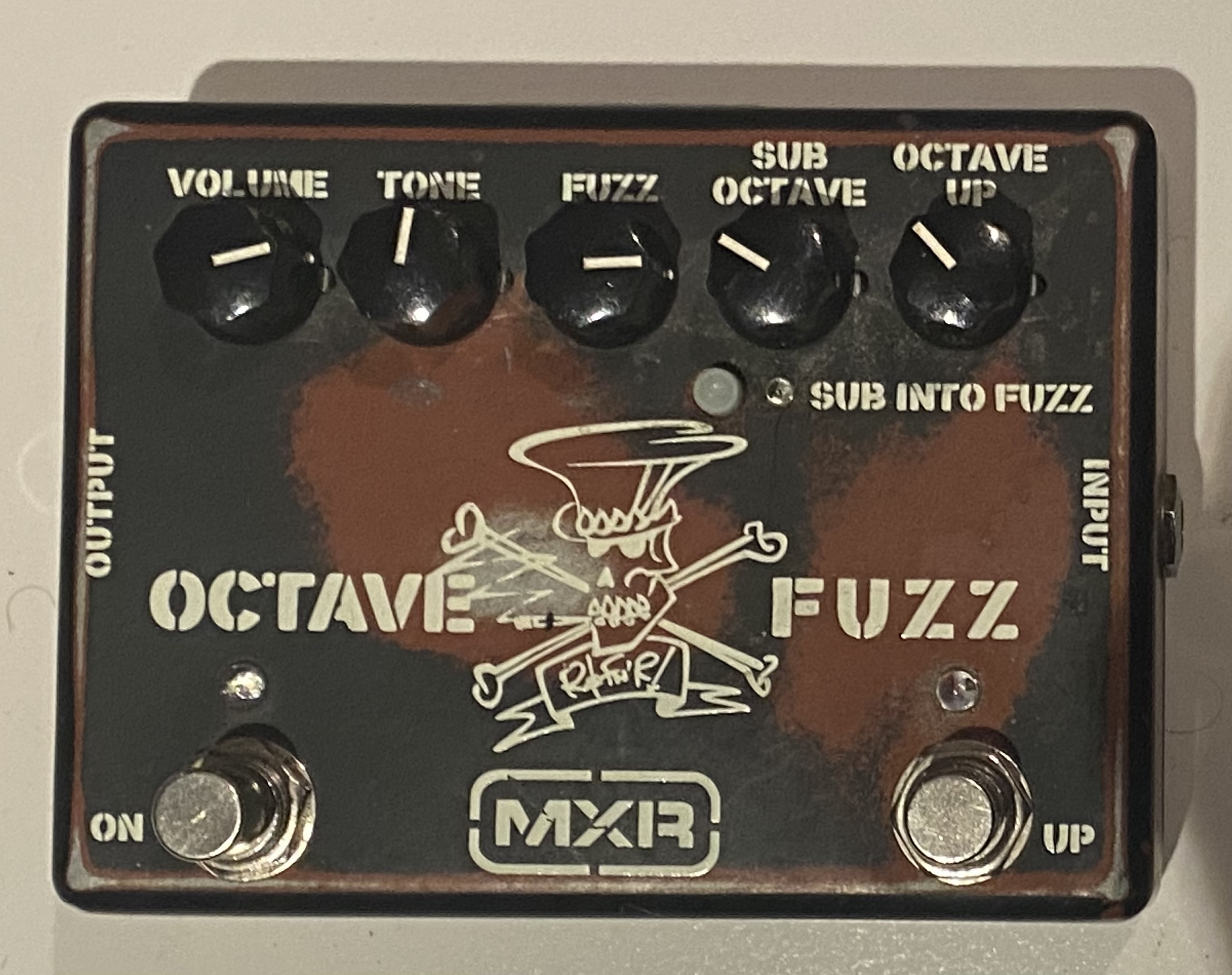 Pédale MXR octave Fuzz Slash Signature