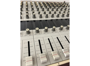 Akai Professional MG1214 (51483)