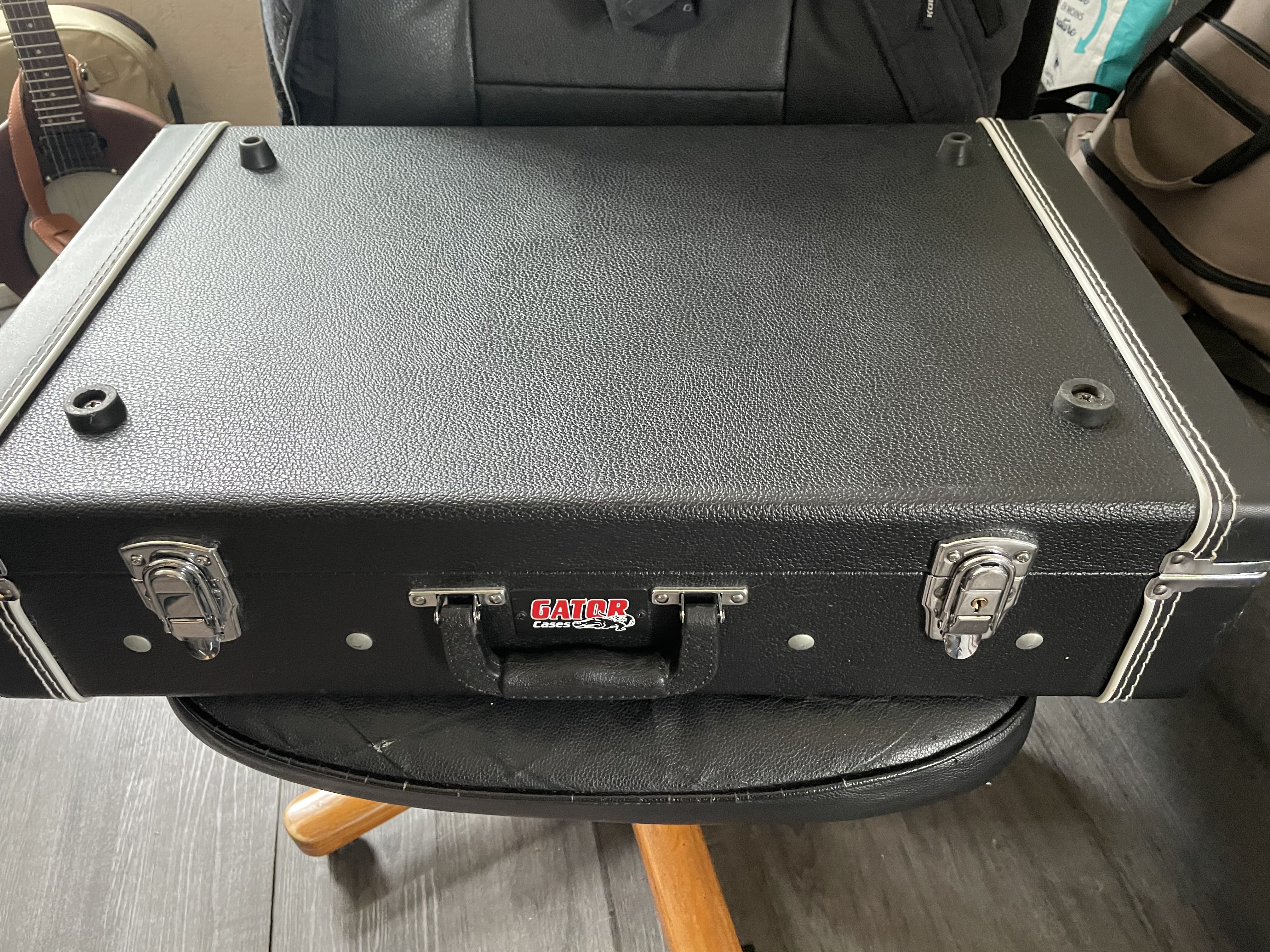 Gator gigbox 3 guitares stand/pedalboard