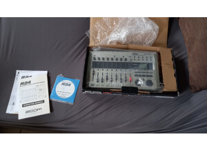 Zoom R24 (2287)