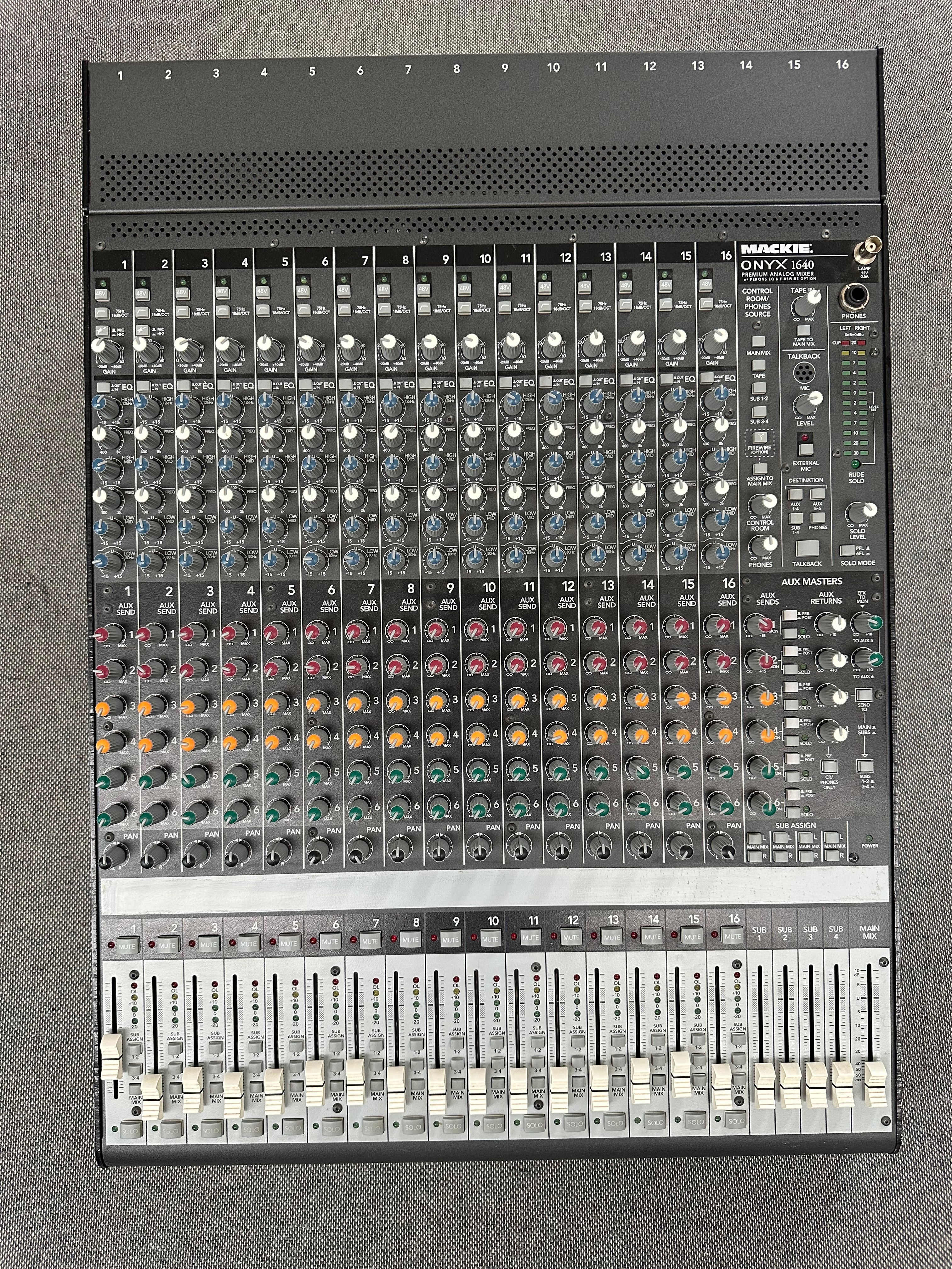 Vends table de mixage Mackie Onyx 1640i + module FireWire