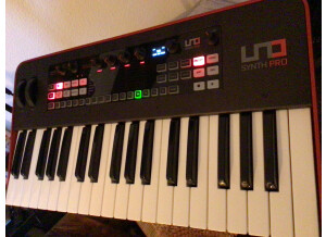 IK Multimedia Uno Synth Pro (15257)