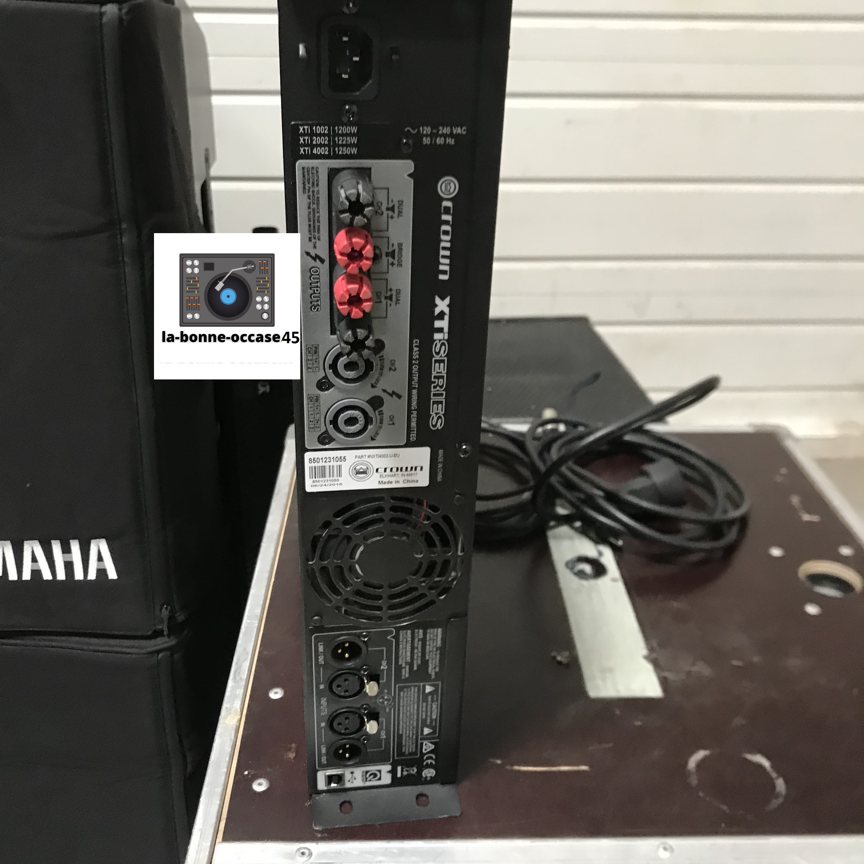 Ampli Crown XTI 4002