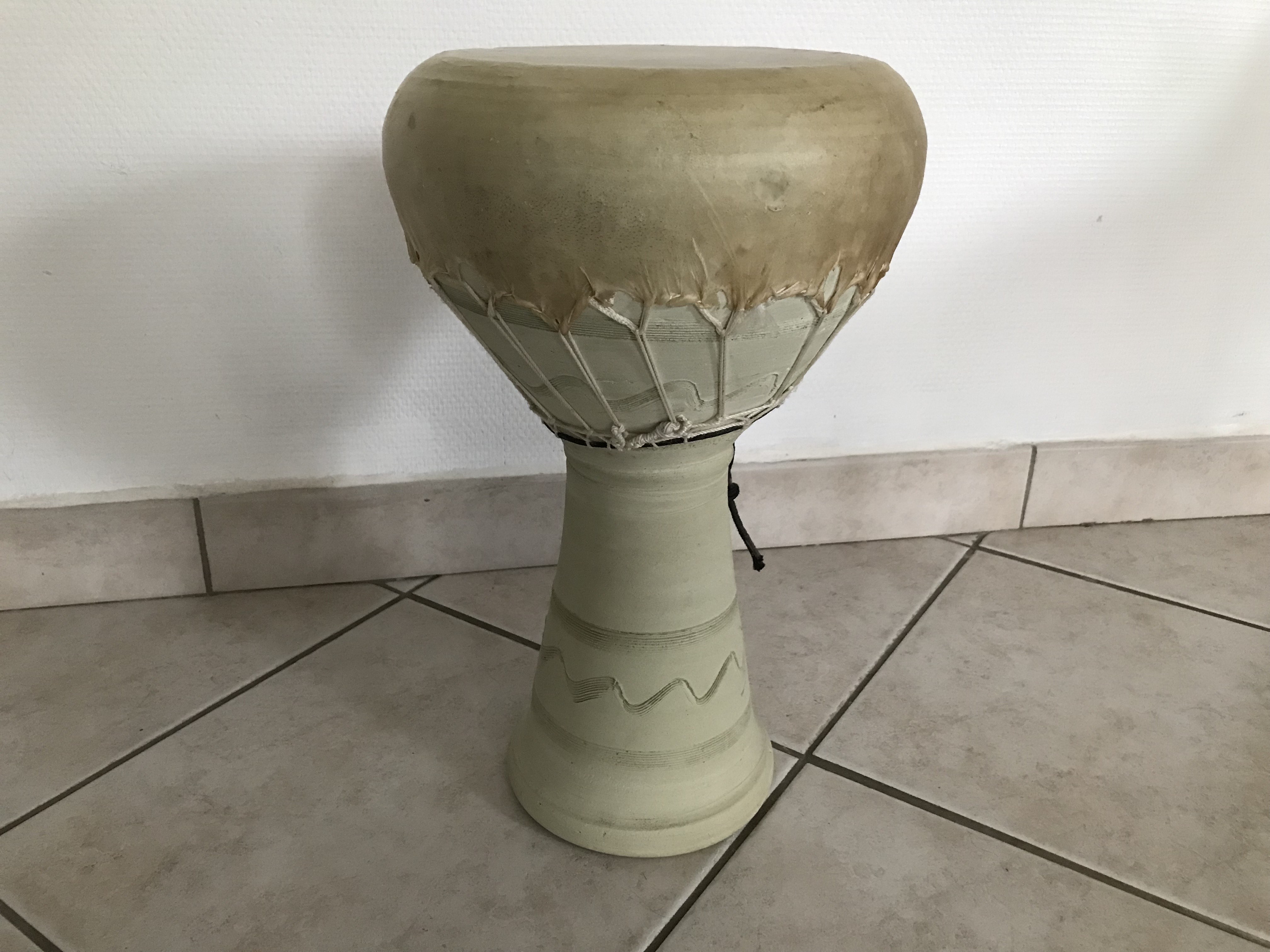 Vends DARBOUKA Tunisienne en céramique professionnelle