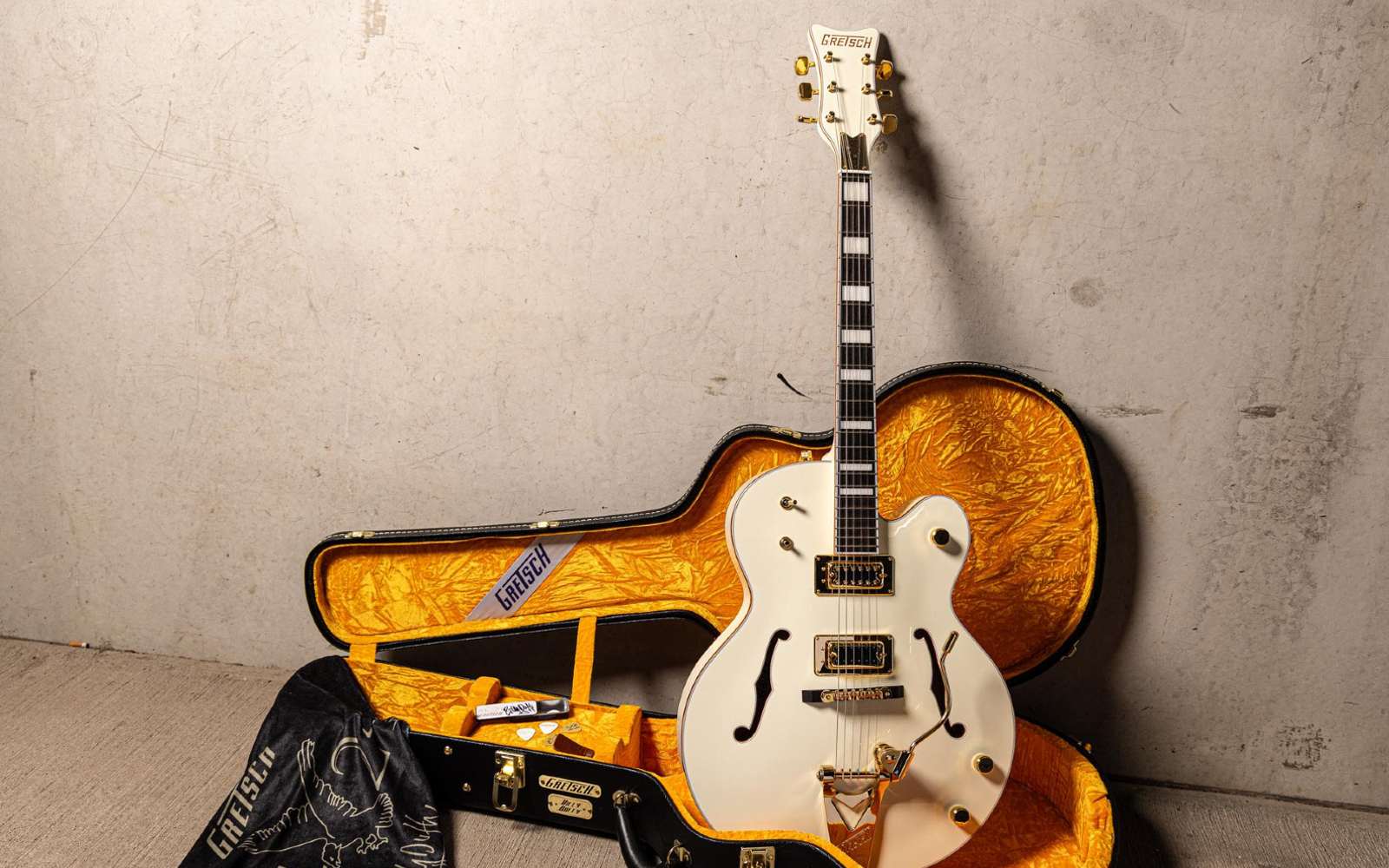 G8424T Billy Duffy Signature Falcon LTDLifestyle