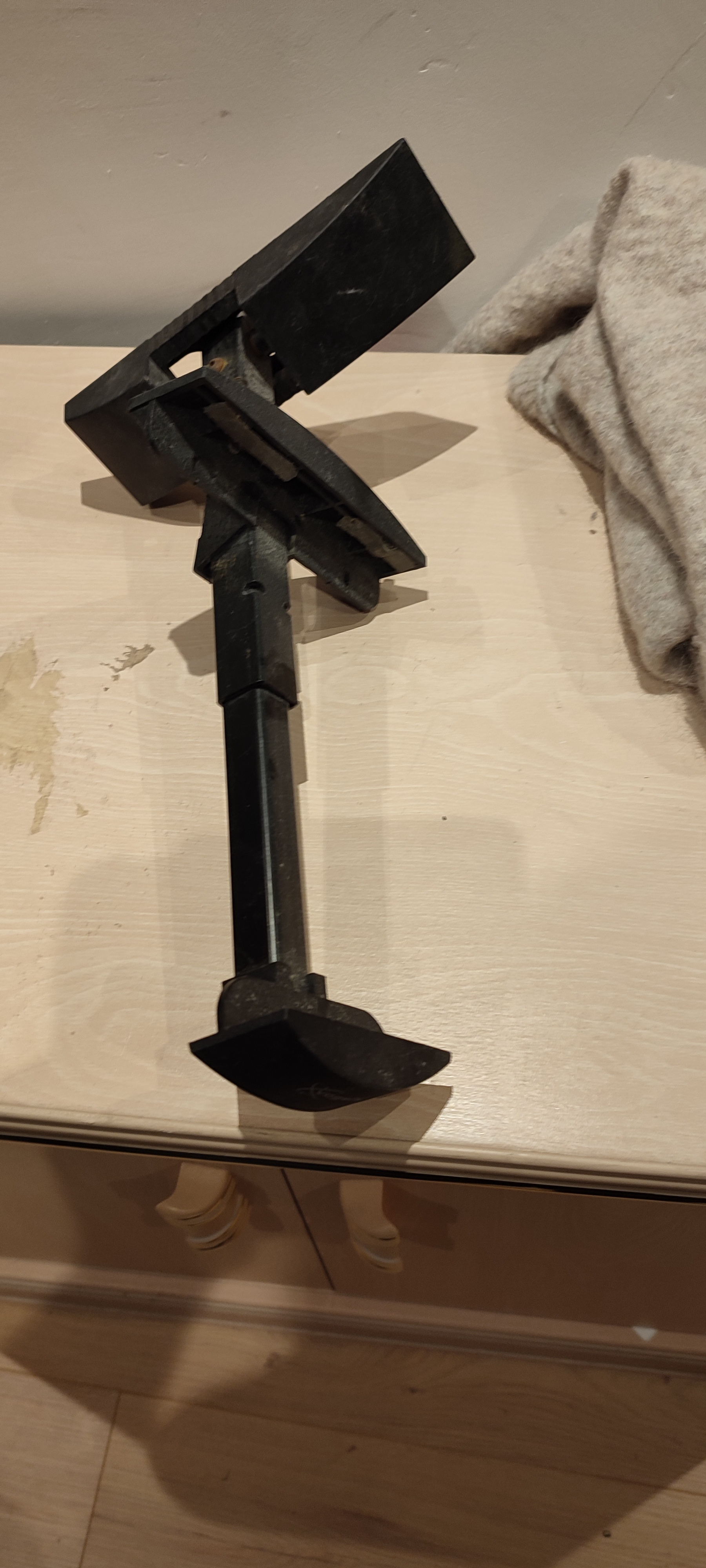 Support mural pour enceinte de studio 