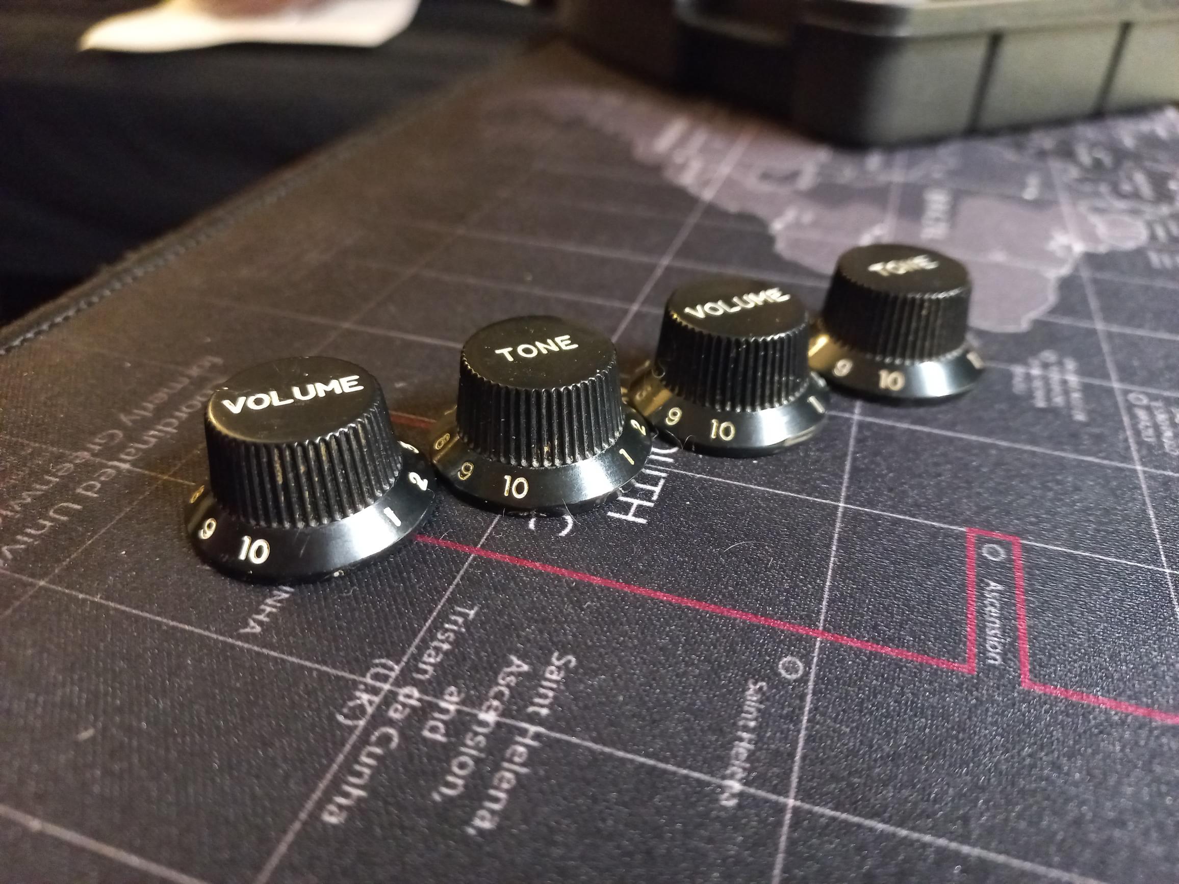 Fender knobs/boutons de potentiomètres stratocaster telecaster des 70's