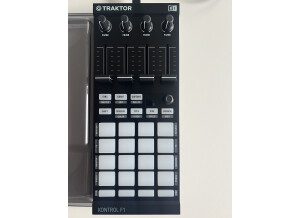 Native Instruments Traktor Kontrol F1 (75202)
