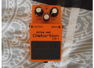Boss DS-1 Distortion - Outlaw Mod - Modded by Machine Head Pedals