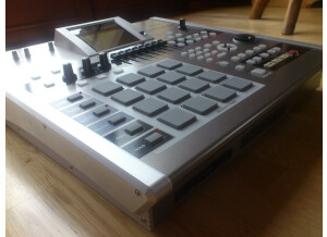 Roland MV-8000 (9607)