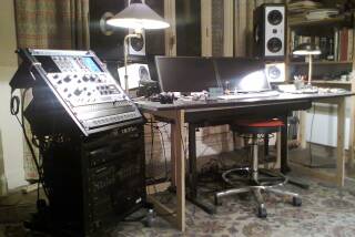 Barefoot Sound MM 27