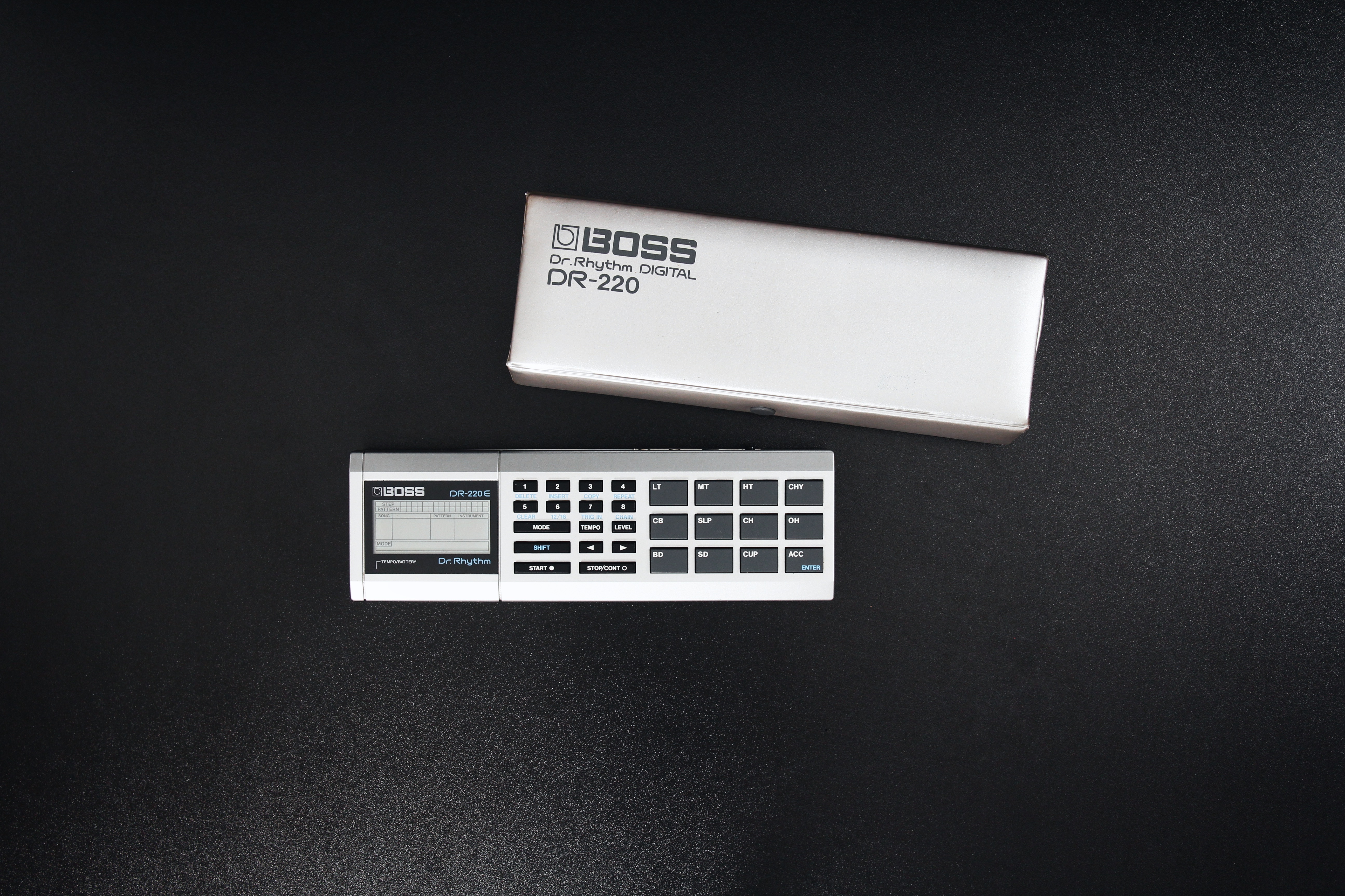 BOSS DR-220E (1986) - Révisée