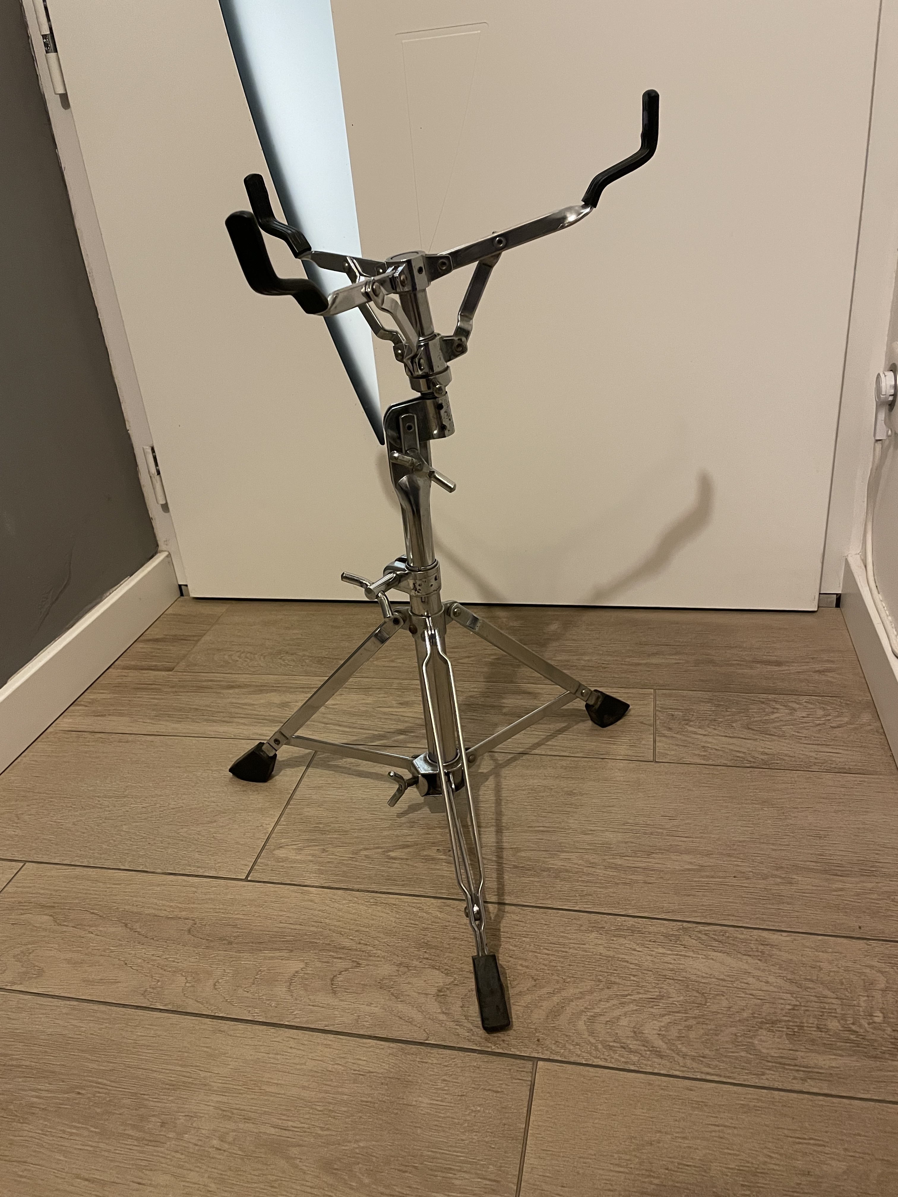 Pied de caisse claire