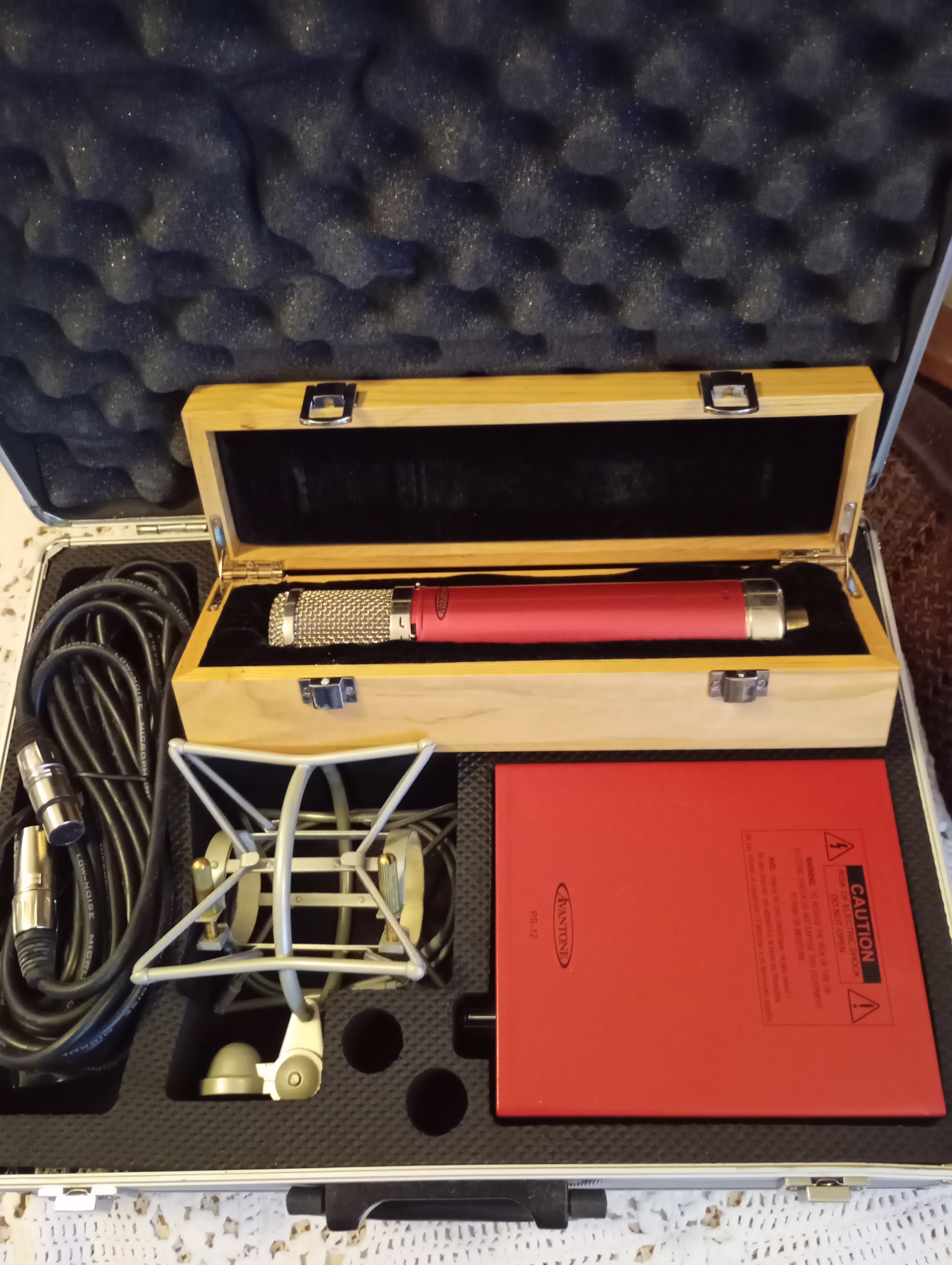 Vend micro avantone comme neuf dans son coffret. 