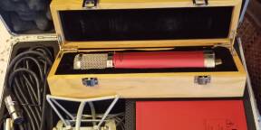 Vend micro avantone comme neuf dans son coffret.