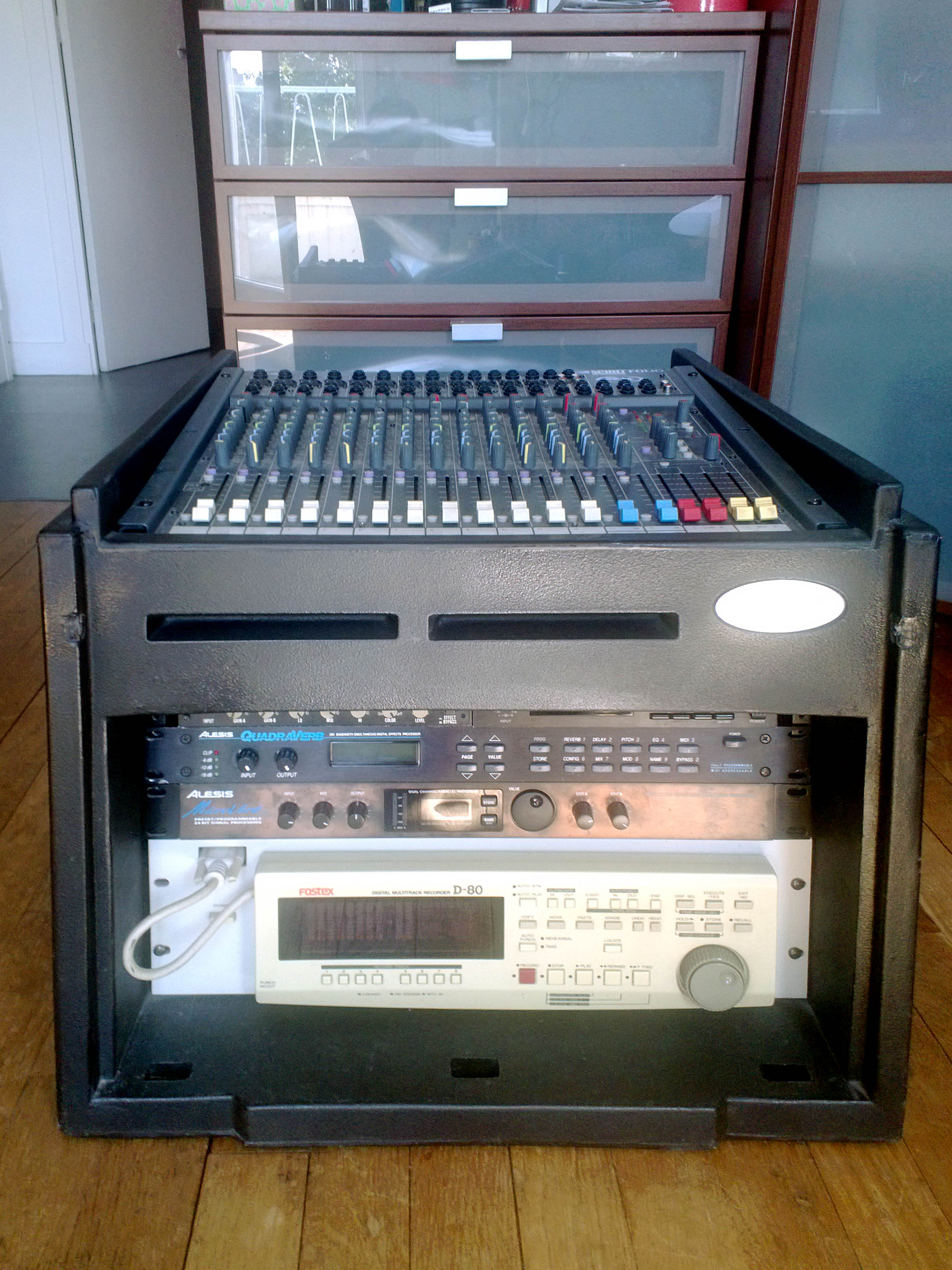 Flightcase SKB Gig Rig 6U (avec emplacement pour table de mixage 10U)