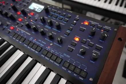 Multi Poly 2tof 13 zoom trois quart droite Multi Poly 2tof 13 zoom trois quart droite