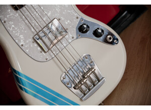 Fender Pawn Shop Mustang Bass 2