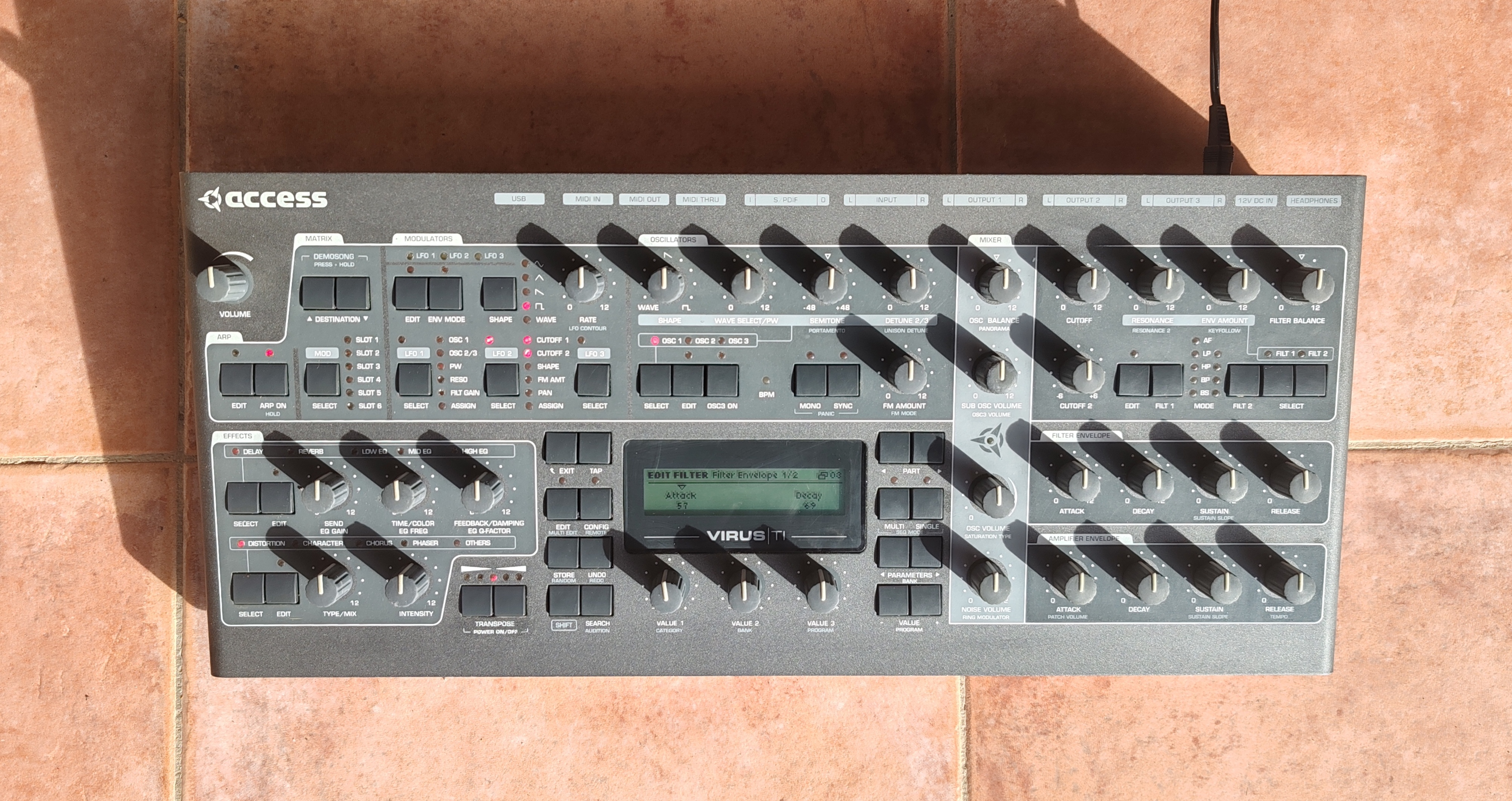 VIRUS TI 2 DESKTOP EXCELLENT ETAT