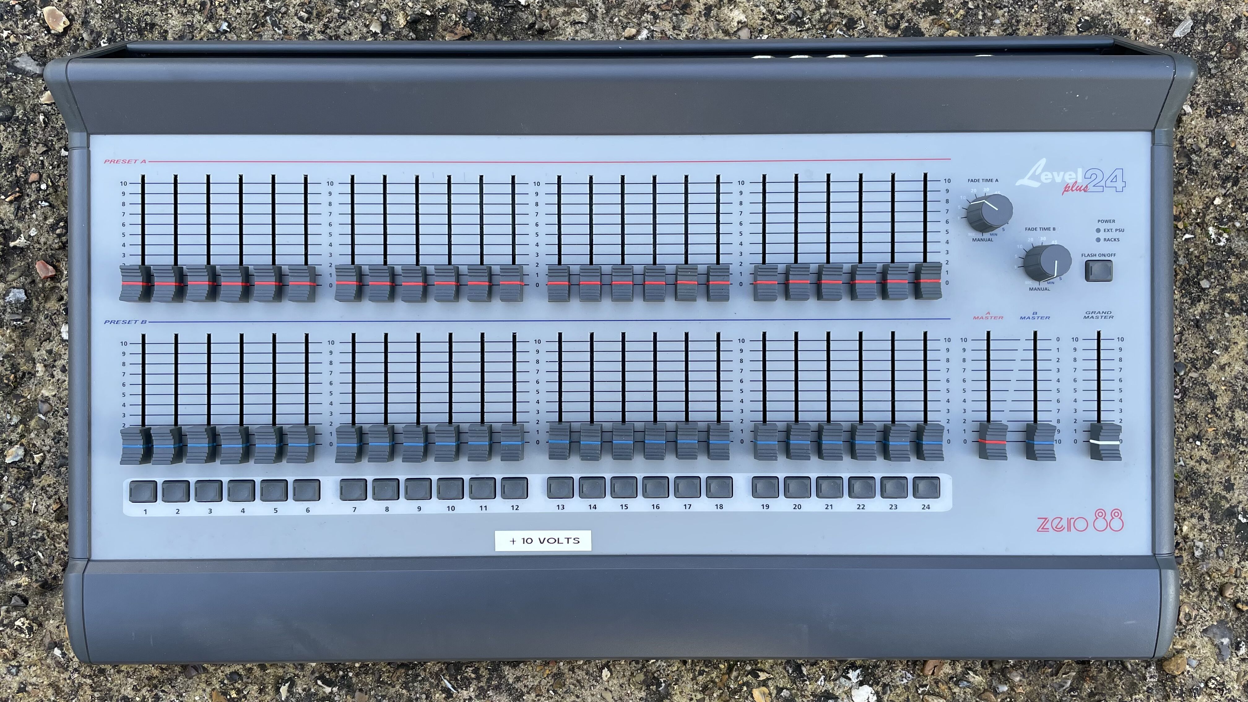 Vends pupitre éclairage