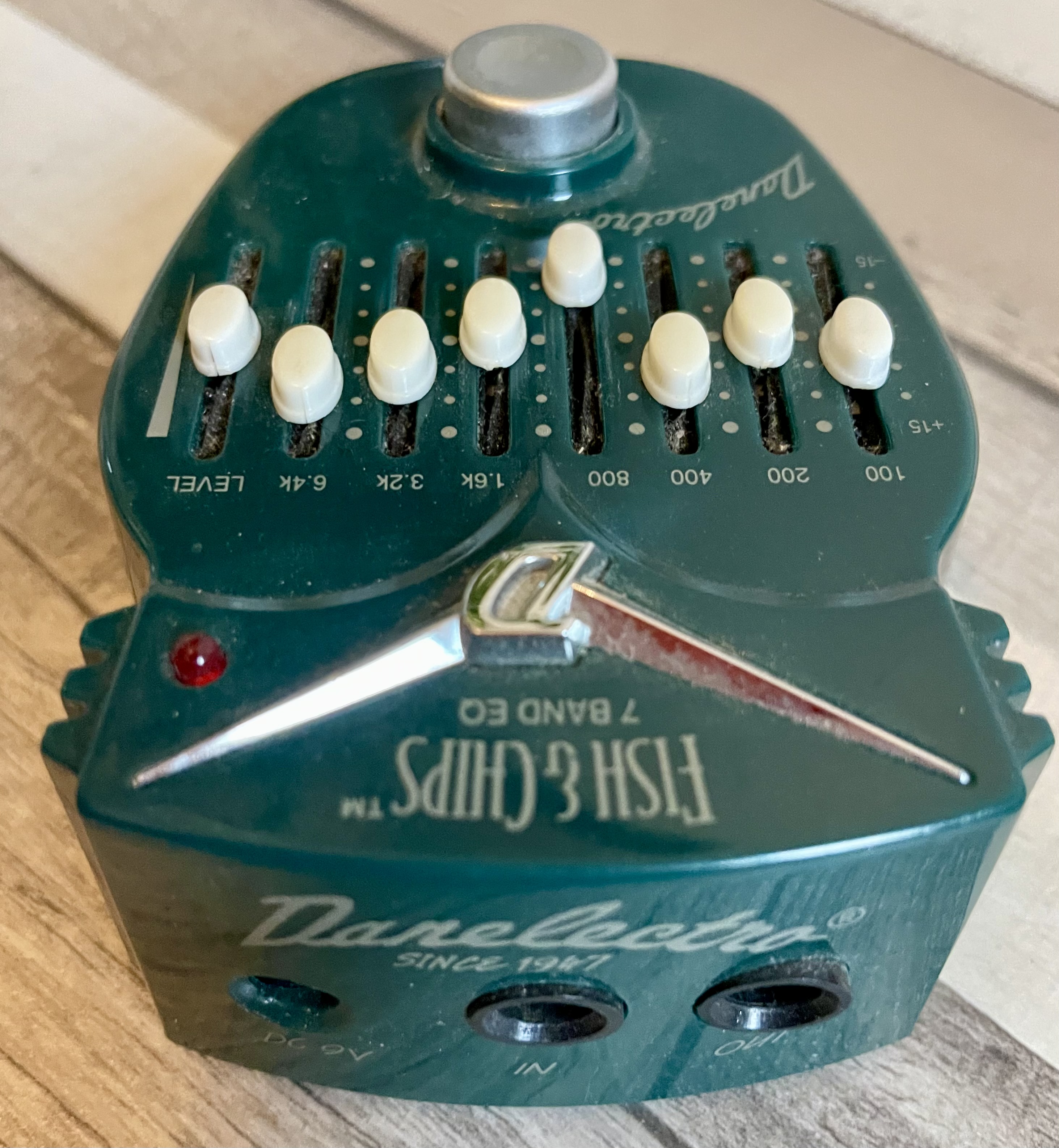 ギター Danelectro DJ-14 Fish & Chips 7BAND EQ Danelectro Fish & Chips 7 Band EQ Pedal - Evolution Music