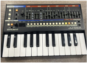 Roland JU-06A (62000)